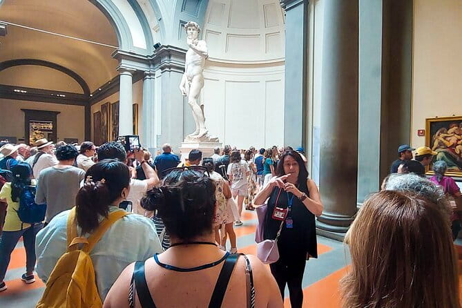 Skip-the-Line Florence Highlights and David Walking Tour - Via de’ Tornabuoni and Florence’s polished side