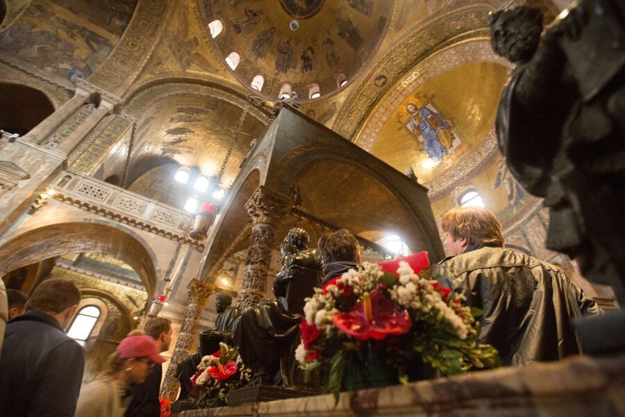 Skip the Line: St. Mark's Basilica Guided Tour - The terrace and museum option