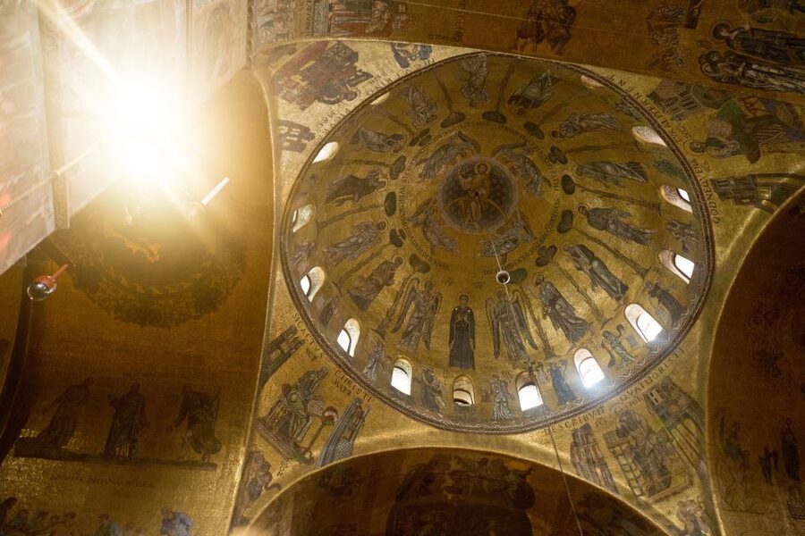 Skip the Line: St. Mark's Basilica Guided Tour - Meeting points, clothing, and what to carry