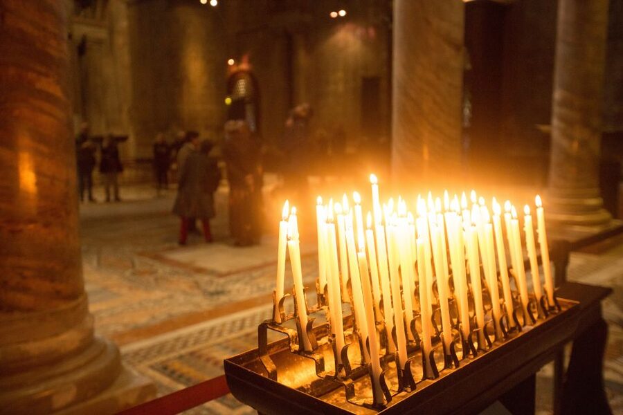 Skip the Line: St. Mark's Basilica Guided Tour - Entering through St. Peter’s Door