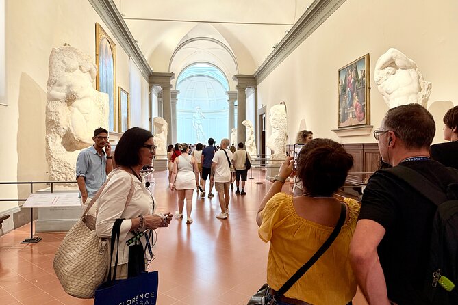 Skip the line: Uffizi and Accademia Small Group Walking Tour - Entering the Uffizi with a focused plan
