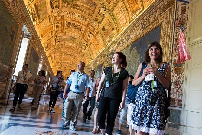 Skip-the-Line Vatican, Sistine Chapel & St. Peter's | Small Group - Finding the office at Via Santamaura 14B
