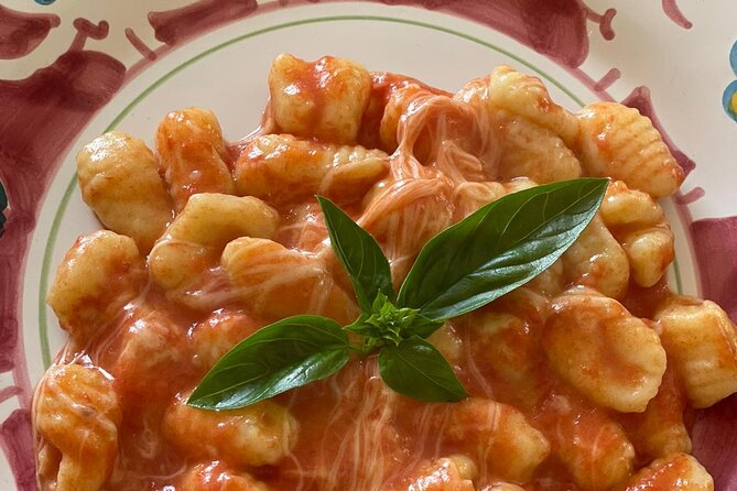 Small-Group Cooking Class in Positano: Gnocchi, Tiramisù & Drinks - Making two types of gnocchi