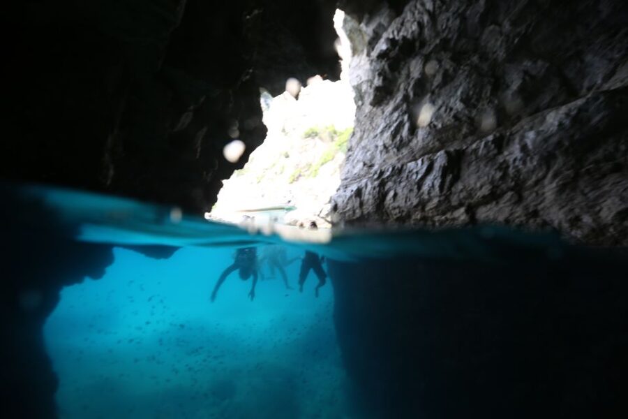 Sorrento: Capri and Blue Grotto Boat Cruise with Drinks - Why seeing Capri by boat works so well