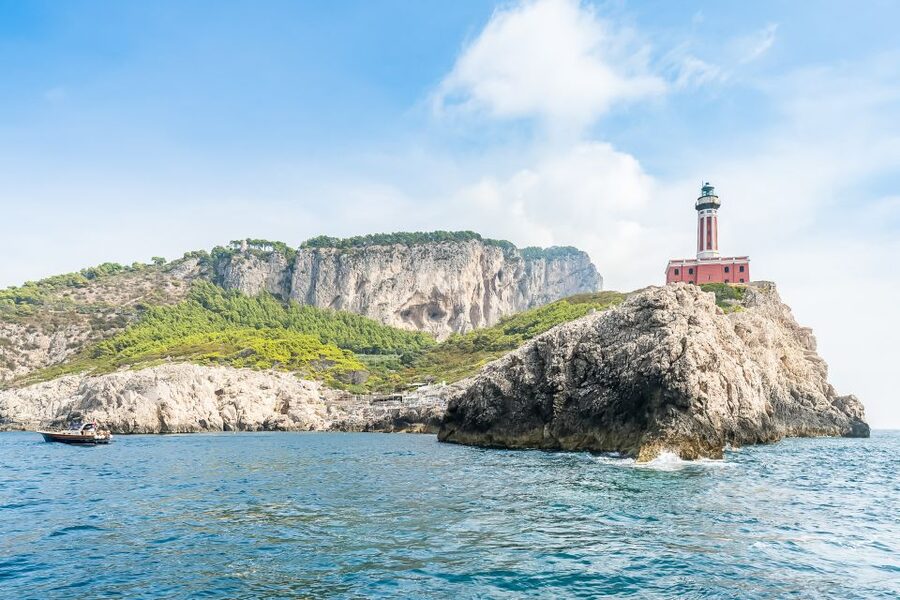 Sorrento: Exclusive Capri Boat Tour and Optional Blue Grotto - Drinks, photos, and the return cruise