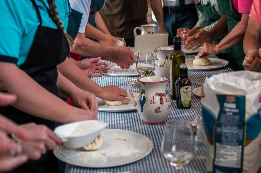 Sorrento: Pizza Making Class - From Sorrento’s center to the hills above town