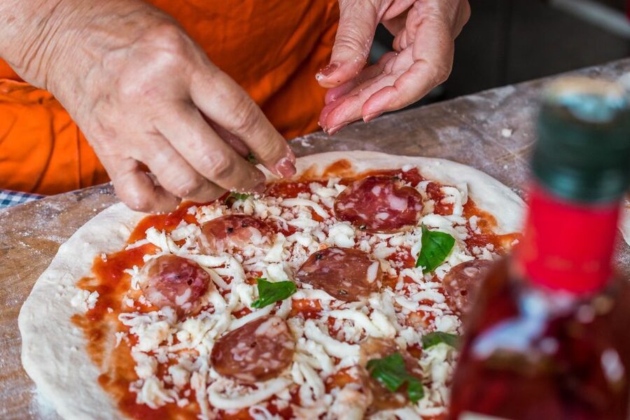 Sorrento: Pizza Making Class - First tastes: mozzarella, bread, and local olive oil