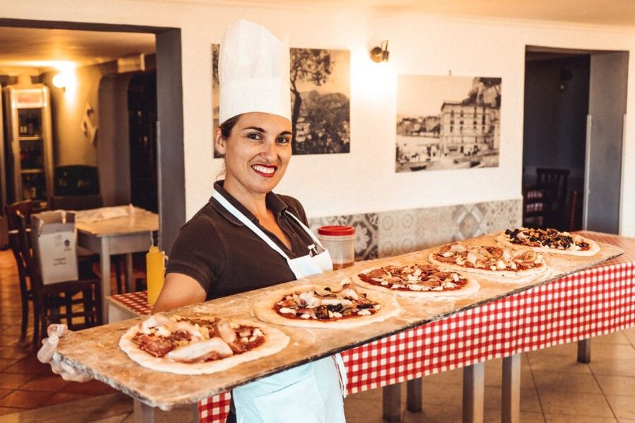 Sorrento: Pizza Making Class at Tirabusciò Cooking School - Olive Oil, Bread, and Fresh Mozzarella First