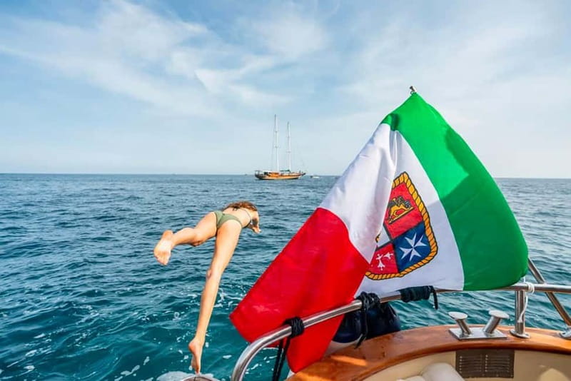Sorrento: Positano & Amalfi Coast Small-Group Boat Tour - Starting in Sorrento and reaching the open water