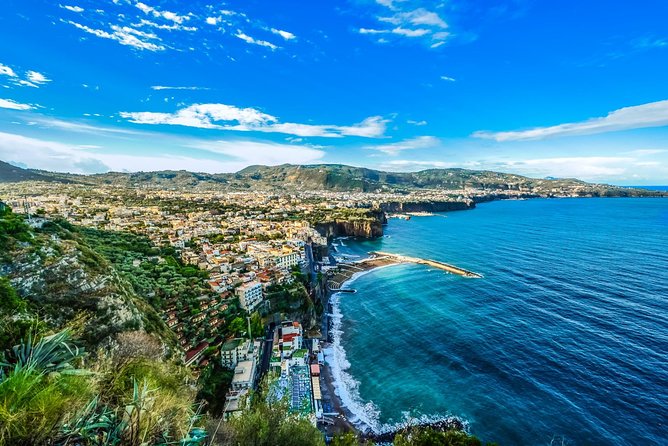 Sorrento, Positano & Amalfi Day Tour from Naples - Guides can turn a busy schedule into a good day