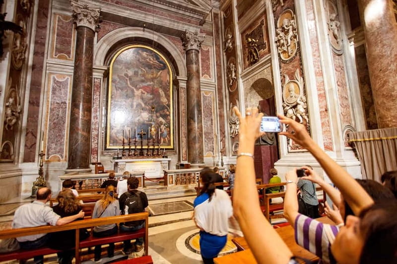 St Peter's Basilica Express Guided Tour with Dome Climb - Skip-the-line claims and security queues
