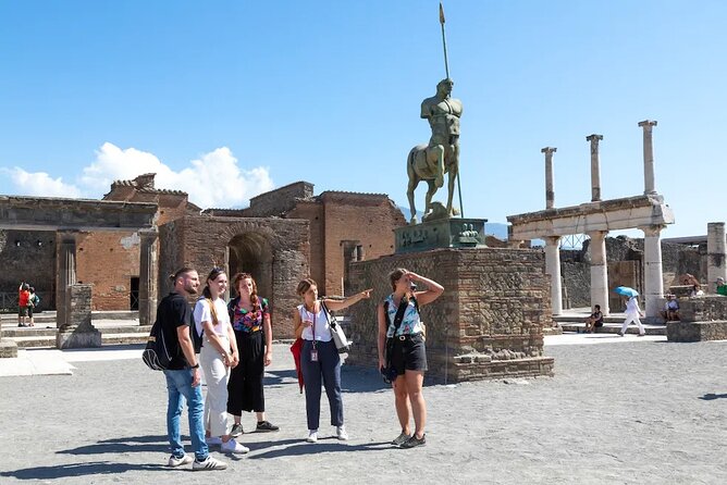 Stories of Pompeii: Small Group tour with archeology expert guide - Baths and the everyday Roman routine