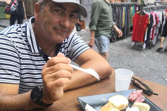 Street food in Naples with 6 Stops and Limoncello - Stop three: frittatina di pasta at Fiorenzano