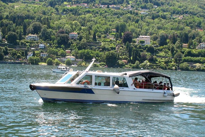 Stresa: 1-Day 3 Borromean Islands Hop-On Hop-Off Boat Tour - Language and communication on the docks
