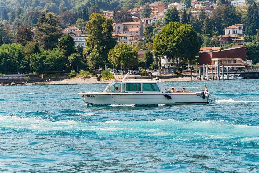Stresa: 3 Borromean Islands Hop-On Hop-Off Boat Tour - Finding the boats at Stresa Piazza Marconi