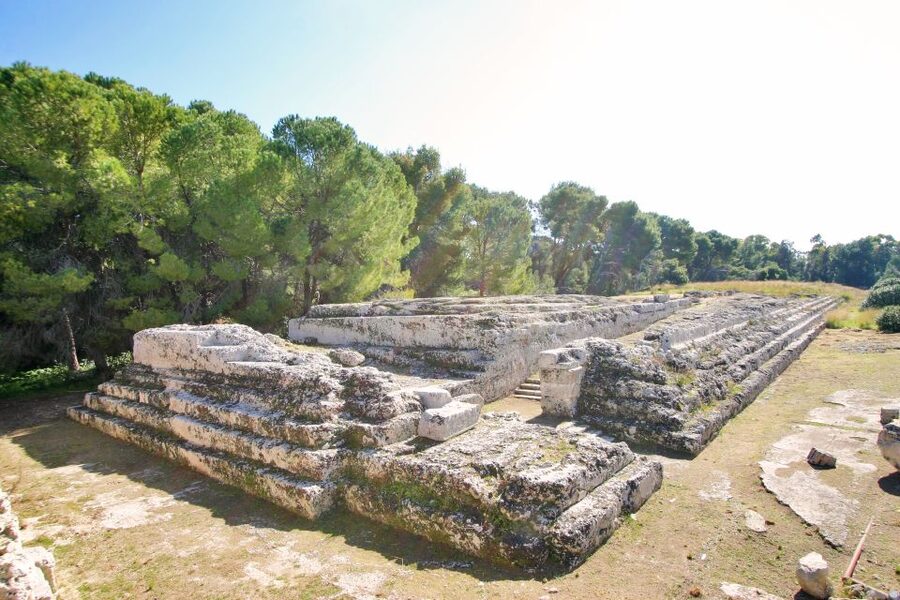 Syracuse: Neapolis Archaeological Park Small Group Tour - Guides, languages, and group size