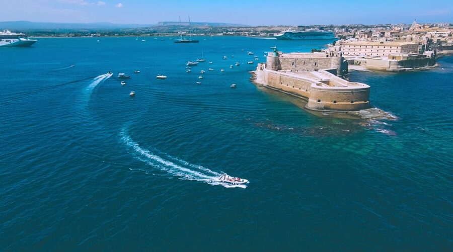 Syracuse: Pillirina, Ortigia, and Sea Caves Tour by Boat - Why this two-hour cruise works so well