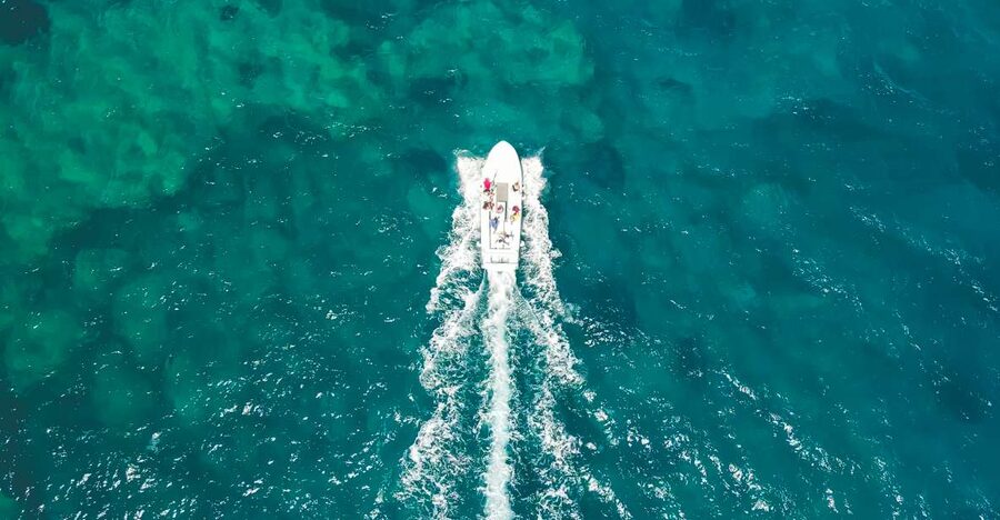 Syracuse: Pillirina, Ortigia, and Sea Caves Tour by Boat - Entering Grotta con i Coralli