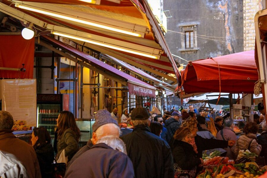 Syracuse: Street Food Walking Tour in Ortigia with Tastings - First tastes: cheese, cured meat, and the market