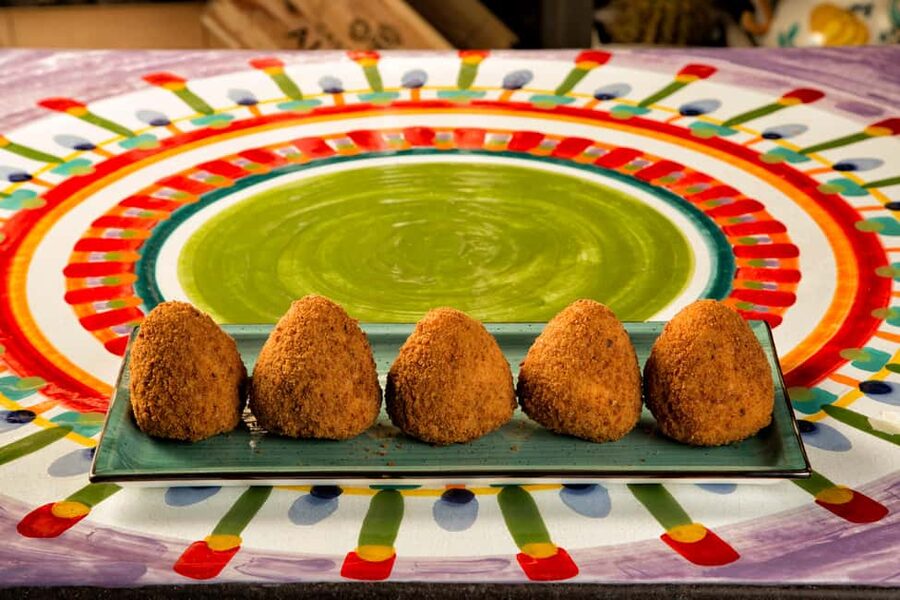 Taormina: Arancino Making Class with Drinks - What happens during the 90-minute class