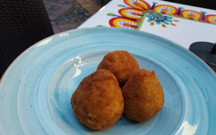 Taormina: Arancino Making Class with Drinks - The patio setting and the Taormina pace