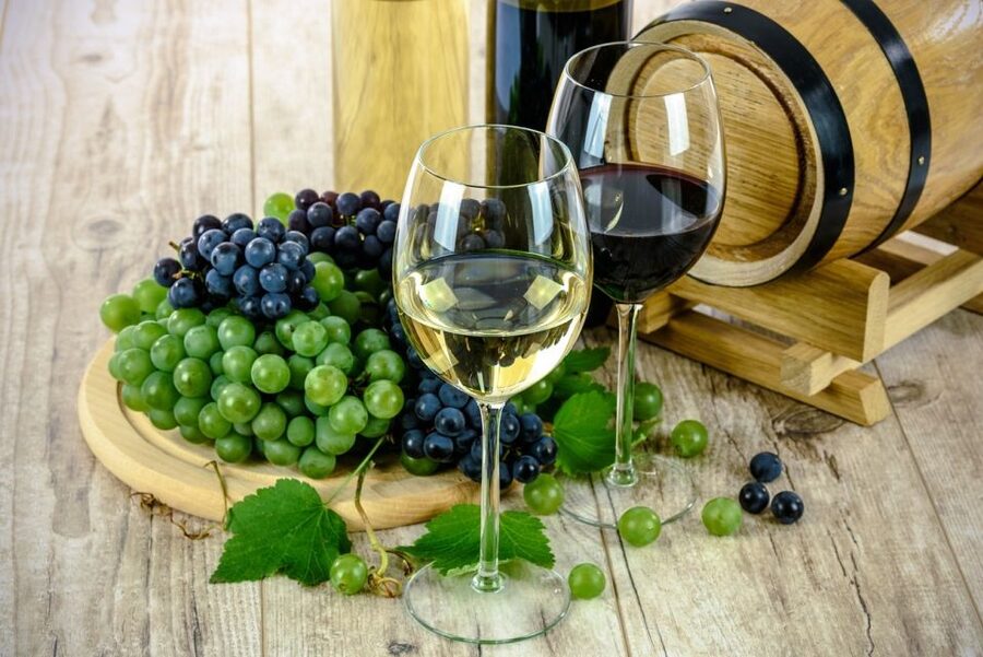 Taormina: Guided Etna Wine Tasting Half-Day Tour - The group setting and pace