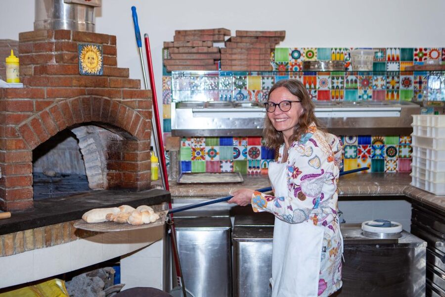 Taormina: Half-Day Pizza Making Class - Making the pizza you will eat
