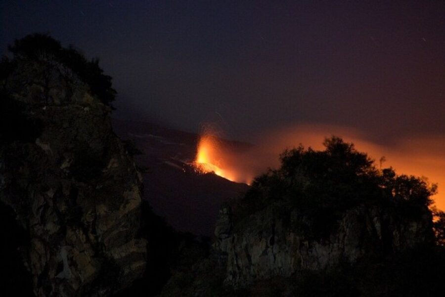 Taormina: Mount Etna Sunset Tour with Cave Visit and Tasting - Why an Etna sunset is worth the ride