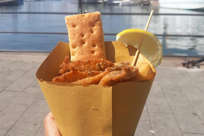 Taste Genoa: A Full Meal Walking Food Tour by Do Eat Better - Stop two: Recco cheese focaccia