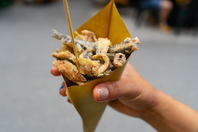 Taste Genoa: A Full Meal Walking Food Tour by Do Eat Better - Stop three: Genoa’s everyday focaccia in Piazza delle Erbe