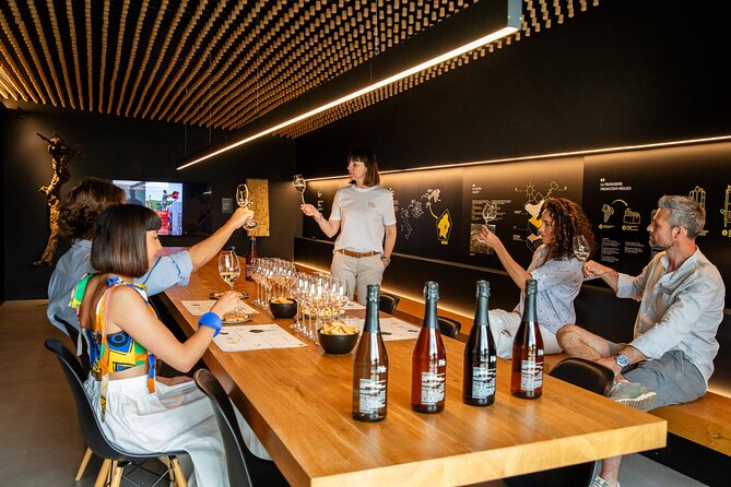Tasting Prosecco with appetizers - How the four pours help you taste better
