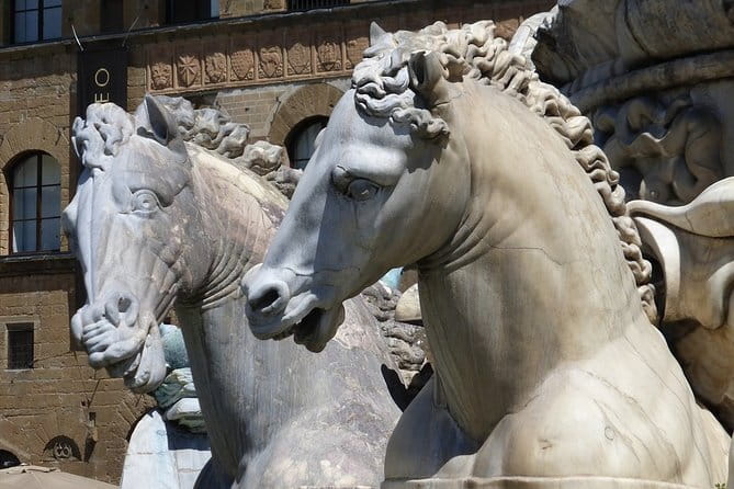 The Best of Florence Walking Tour in a Small Group - San Lorenzo and the Medici beginning