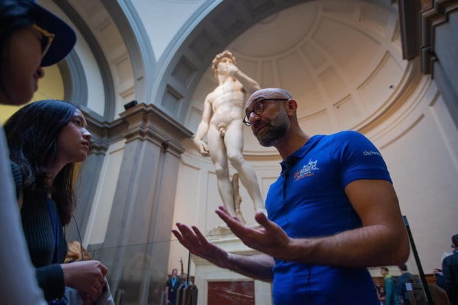 The Best of Florence Walking Tour in a Small Group - Signoria, Palazzo Vecchio, and the public face of Florence