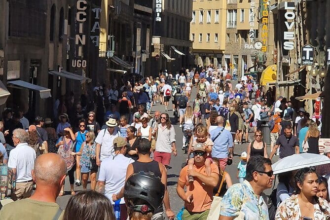 The Best of Florence Walking Tour in a Small Group - Ponte Vecchio and the walk toward Palazzo Pitti