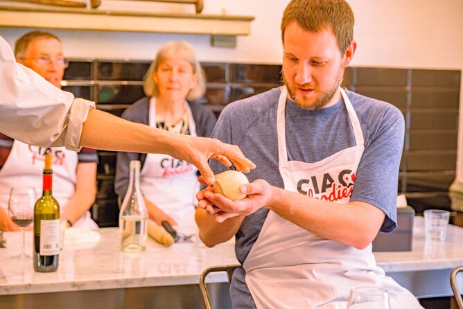 The Italian Way: Pizza and Gelato Class with Unlimited Wine - The best part: eating your pizza and gelato