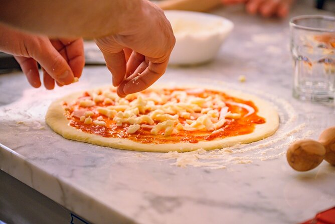 The Italian Way: Pizza and Gelato Class with Unlimited Wine - How much personal attention can you expect?