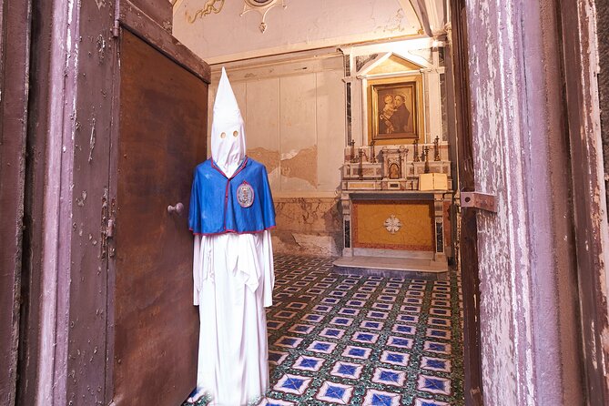 The Skull with the Ears: the Cult of the Dead in the Church of S. Luciella - Is the $9.67 price good value?