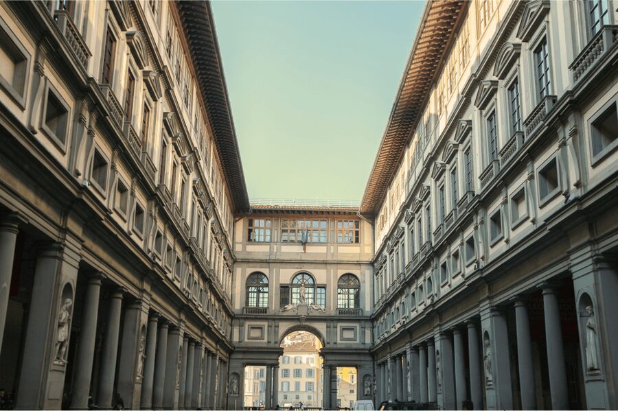 The Uffizi Gallery Florence Small group Guided tour - Crowds, headsets, and tour pace