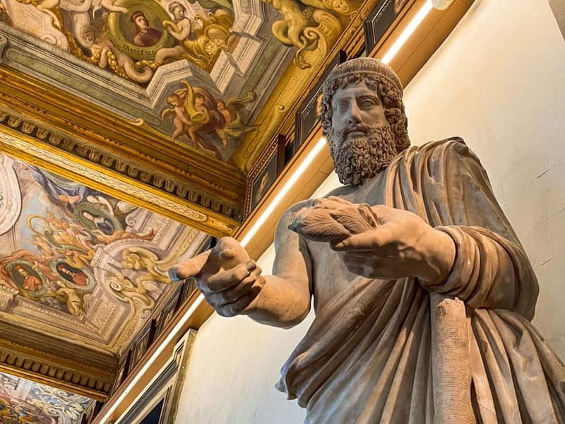 The Uffizi Gallery Florence Small group Guided tour - Meeting at the Statue of Giotto