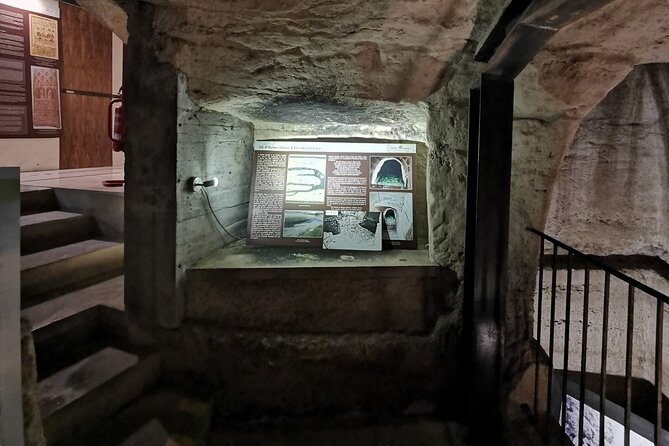 Tour of Lecce with a visit to the basement of the ancient synagogue - Guides, headsets, and the importance of group size