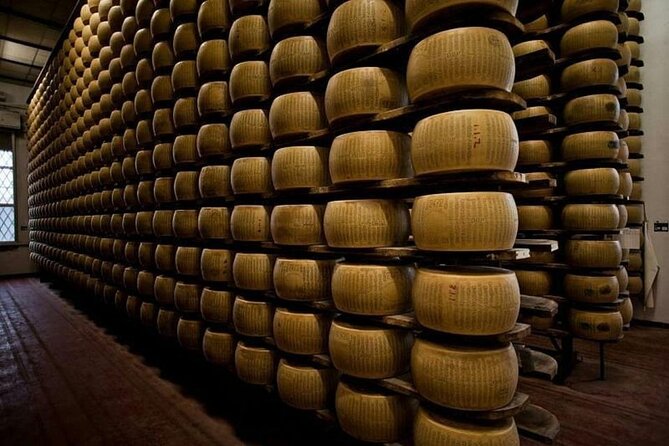 Tour Parmigiano Reggiano dairy and Parma ham - The Guide Makes the Difference