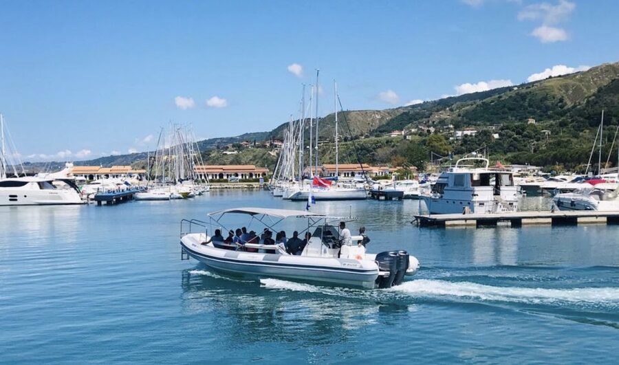 Tropea: Capo Vaticano Boat Trip with Snorkeling & Drink - Why the coast looks better from a boat