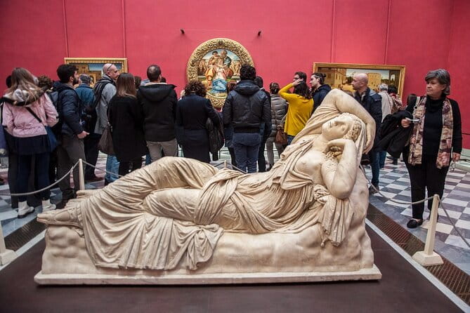 Uffizi Gallery Entrance Ticket with Priority Access - Finding the Assistant at Piazzale degli Uffizi 6