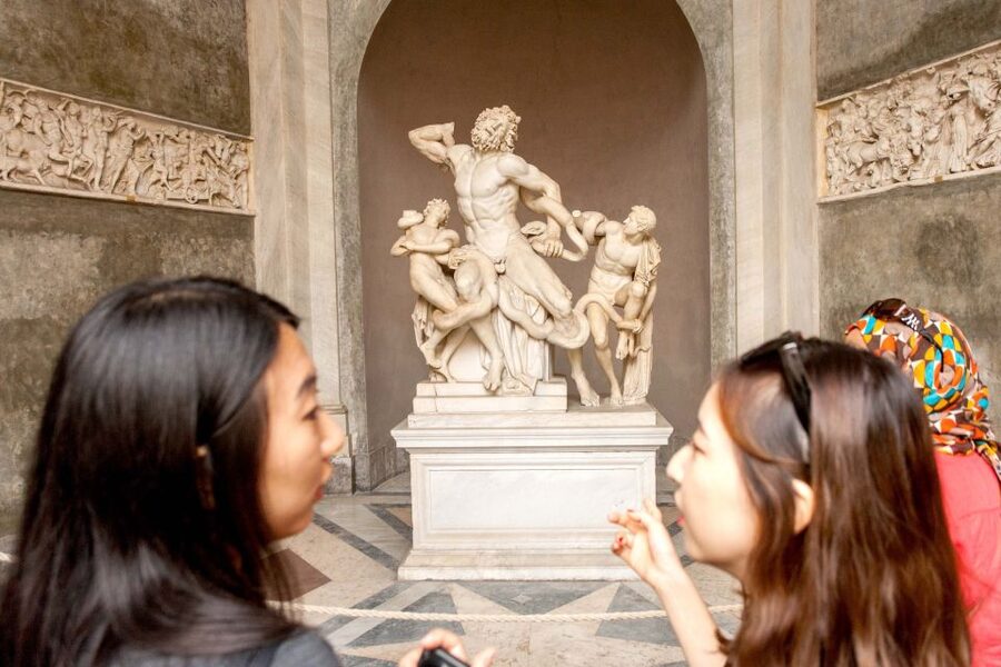 Vatican City: Skip-the-Line Vatican Museums & Sistine Chapel - The guides make the difference