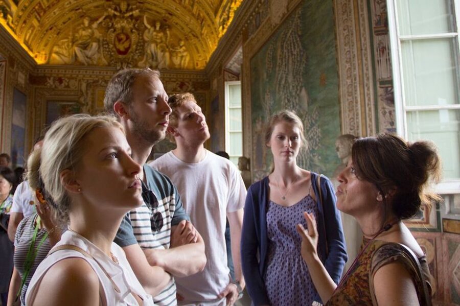 Vatican: Early Entry to Museums, Sistine Chapel & St Peter's - What the guides add to the morning