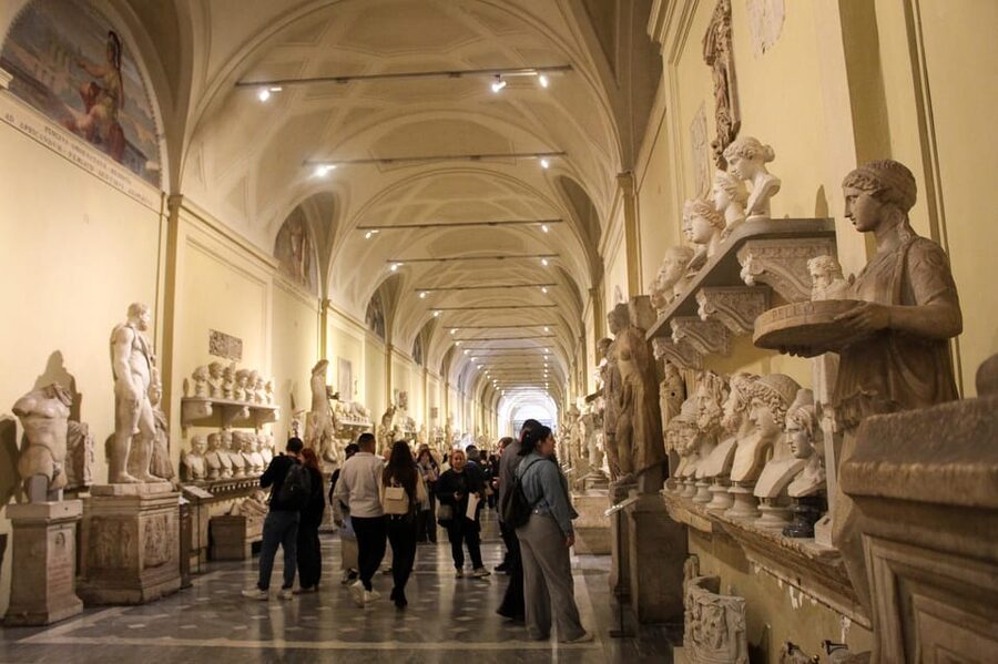 Vatican Museums, Sistine Chapel and St. Peter's Guided Tour - What to expect in the Sistine Chapel