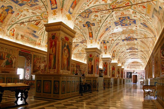 Vatican Museums Sistine Chapel Tour with access to St Peter - Why a guided Vatican visit makes sense