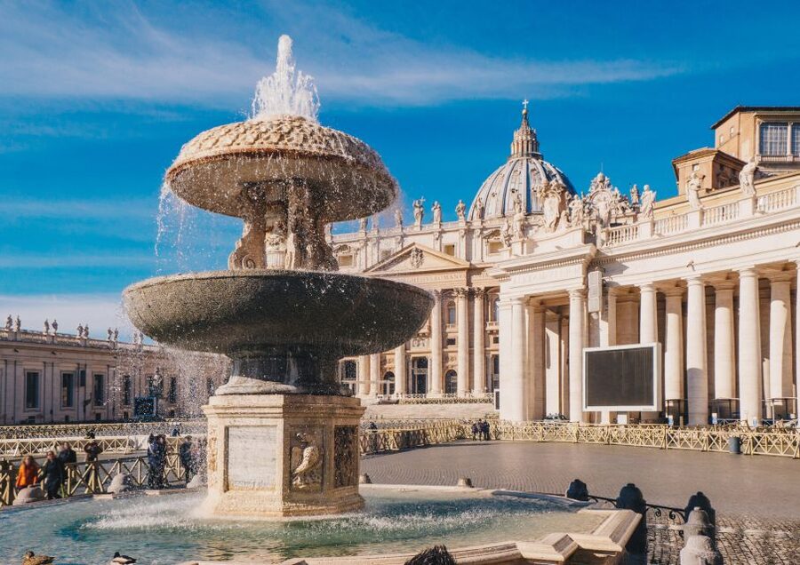 Vatican: Papal Audience and St. Peter's Basilica Guided Tour - A long Vatican morning with two very different moods