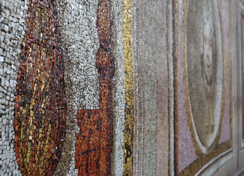 Vatican: St. Peter’s Basilica, Dome Climb & Papal Tombs Tour - The Vatican Grottoes and papal tombs