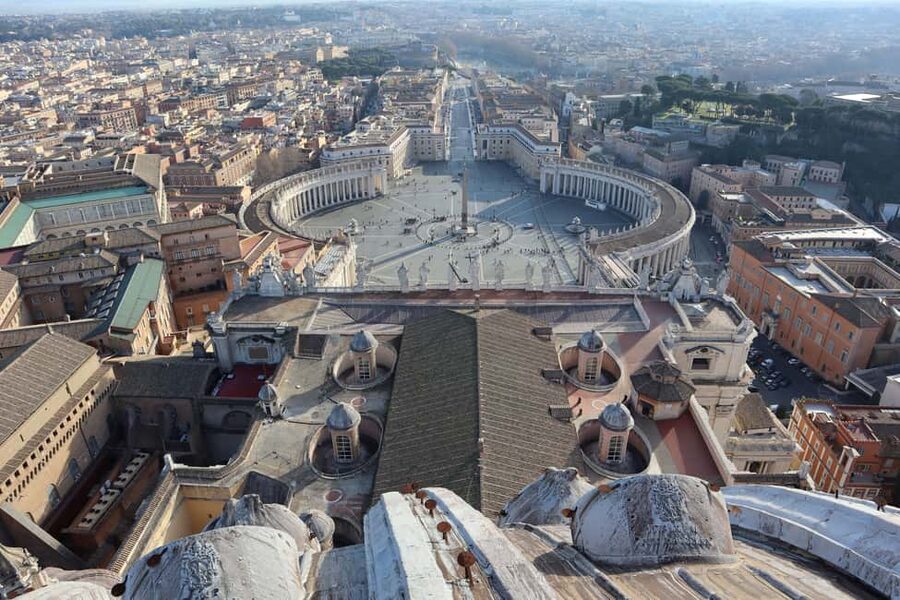 Vatican: St. Peter’s Basilica & Dome Ticket with Audioguide - Inside St. Peter’s Basilica